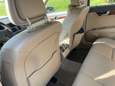 Used 2011 Mercedes-Benz C 300 4MATIC Sedan image 10