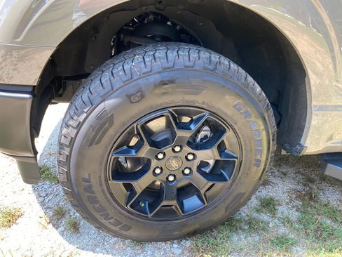 Used 2025 Ford F150 STX w/ Equipment Group 201A FX4 AWD/4WD image 9
