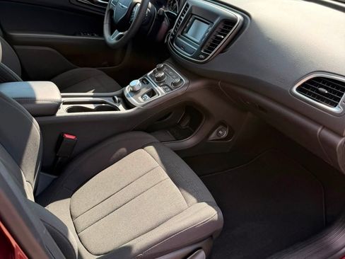 Used 2015 Chrysler 200 Limited FWD image 8