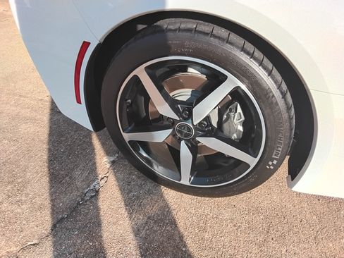 Used 2014 Chevrolet Corvette Stingray Coupe w/ 2LT Preferred Equipment Group image 15