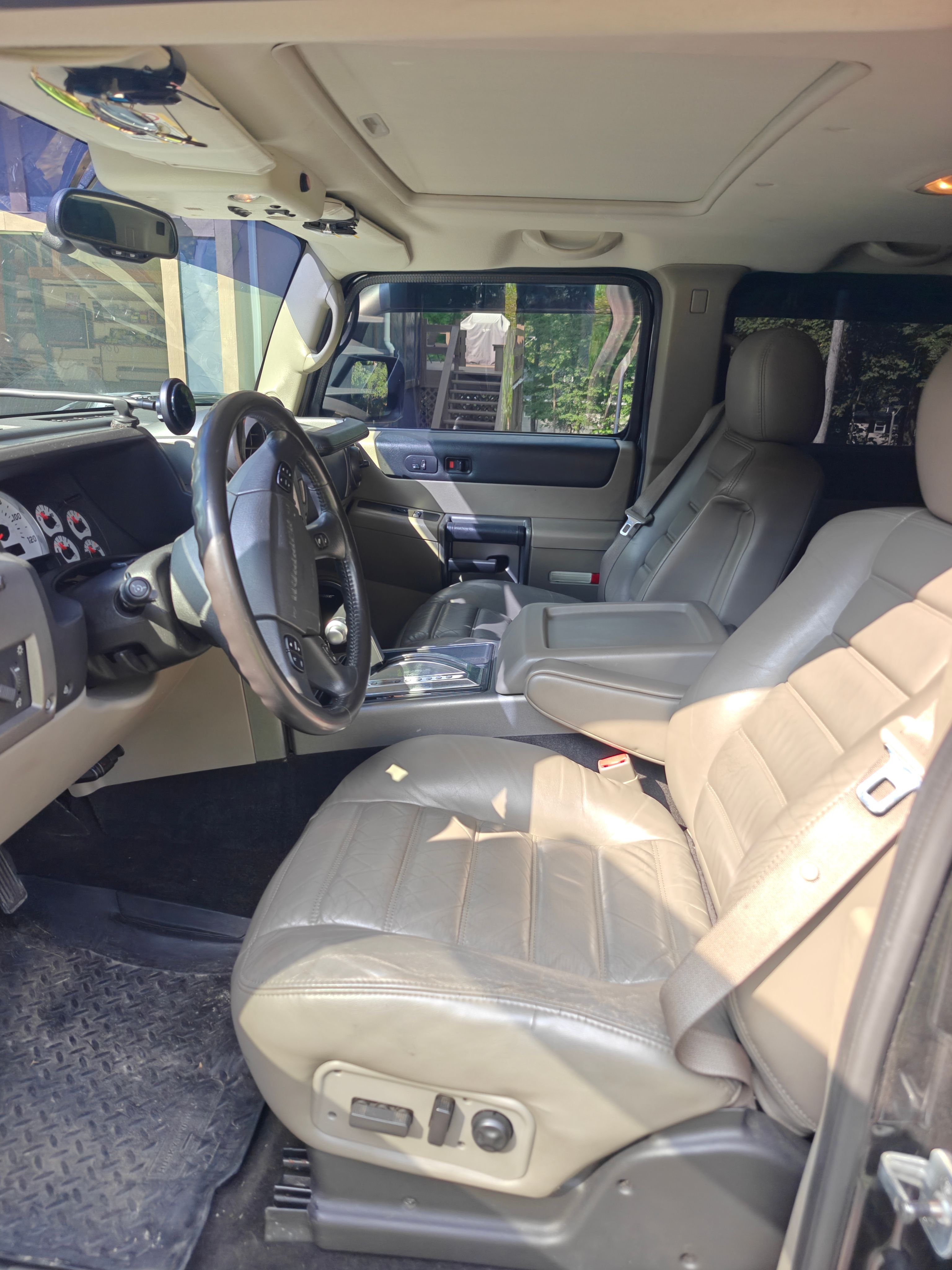 Used 2003 HUMMER H2 w/ Preferred Equipment Group AWD/4WD image 9