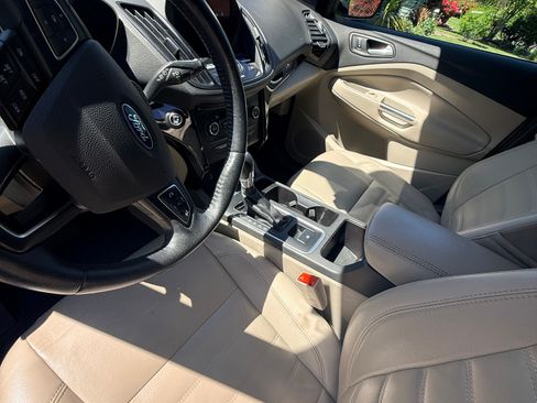 Used 2017 Ford Escape Titanium FWD image 6