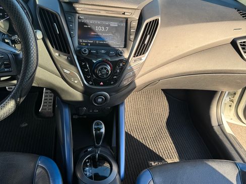 Used 2013 Hyundai Veloster Turbo FWD image 15