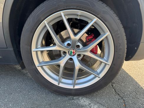 Used 2018 Alfa Romeo Stelvio Ti Sport image 9