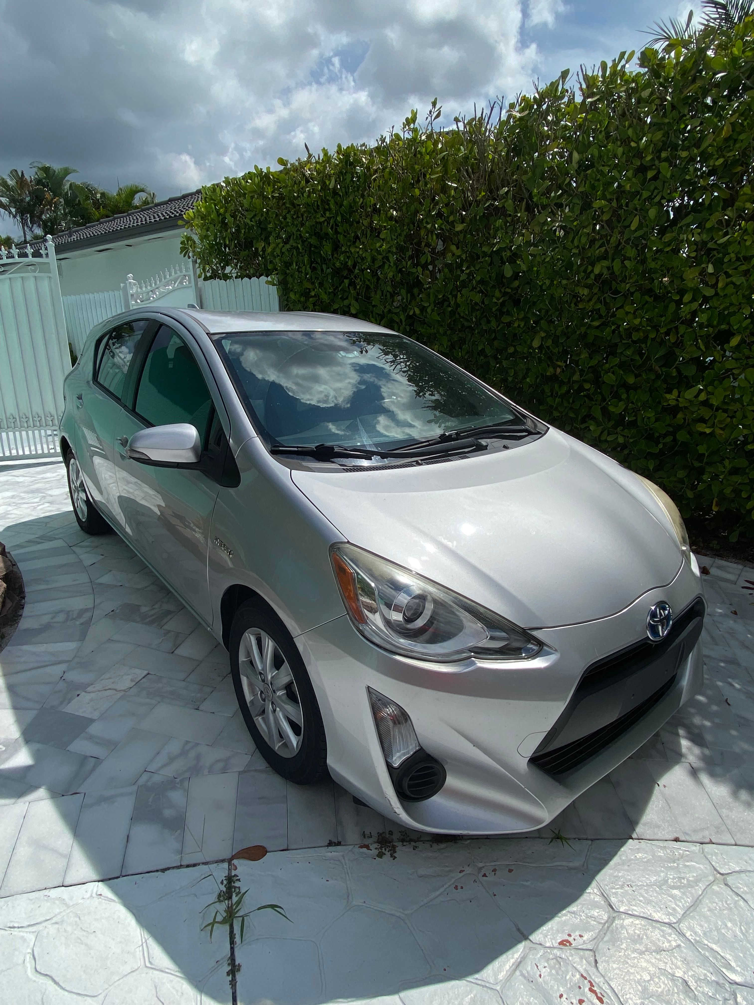 Used 2015 Toyota Prius C FWD image 2