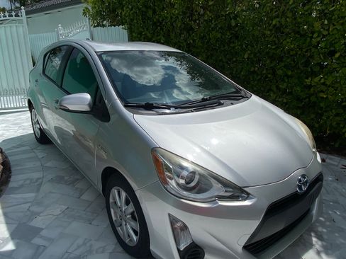 Used 2015 Toyota Prius C FWD image 2