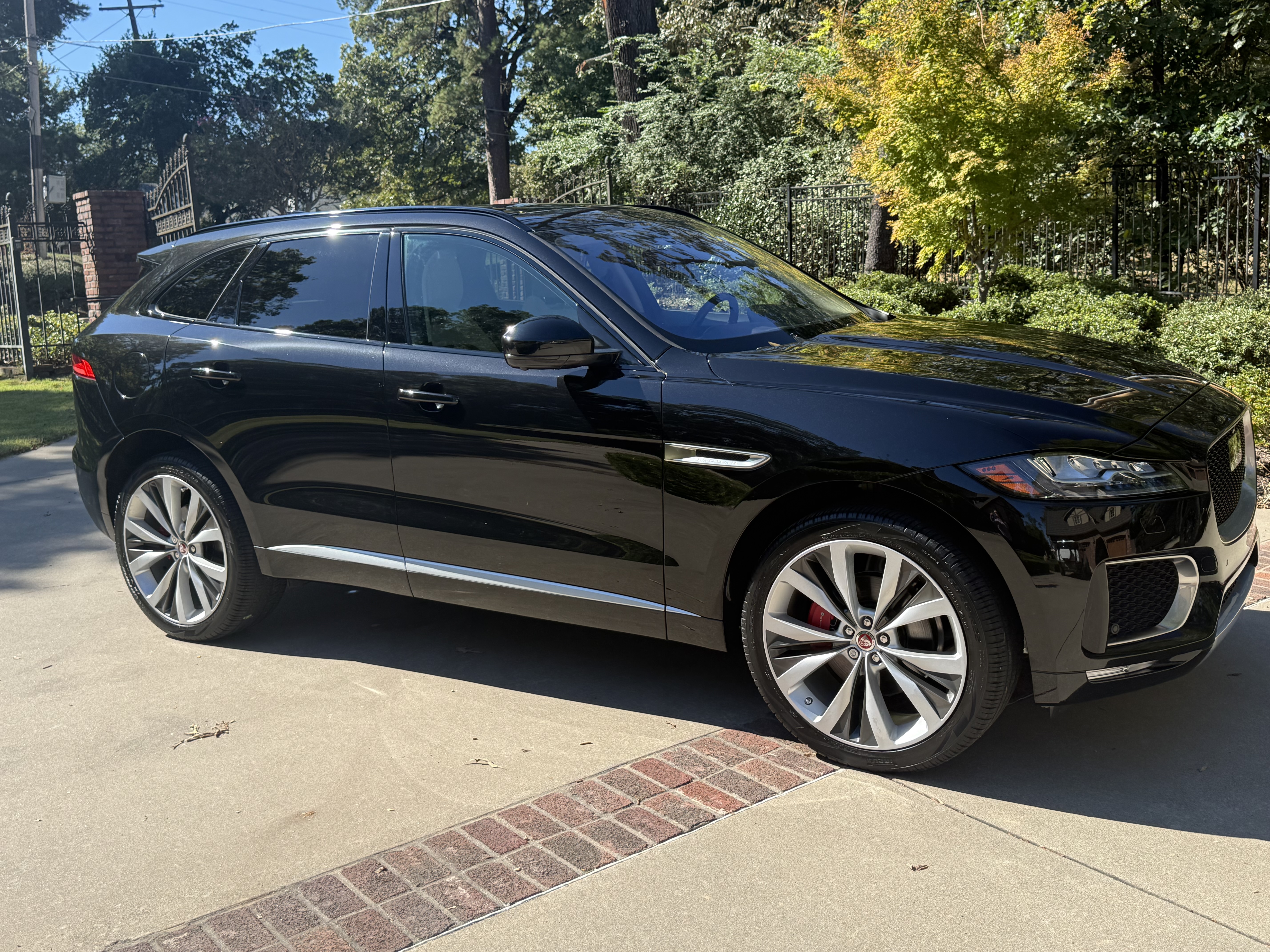 Used 2020 Jaguar F-PACE S AWD/4WD image 1