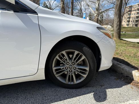Used 2017 Toyota Camry SE image 17