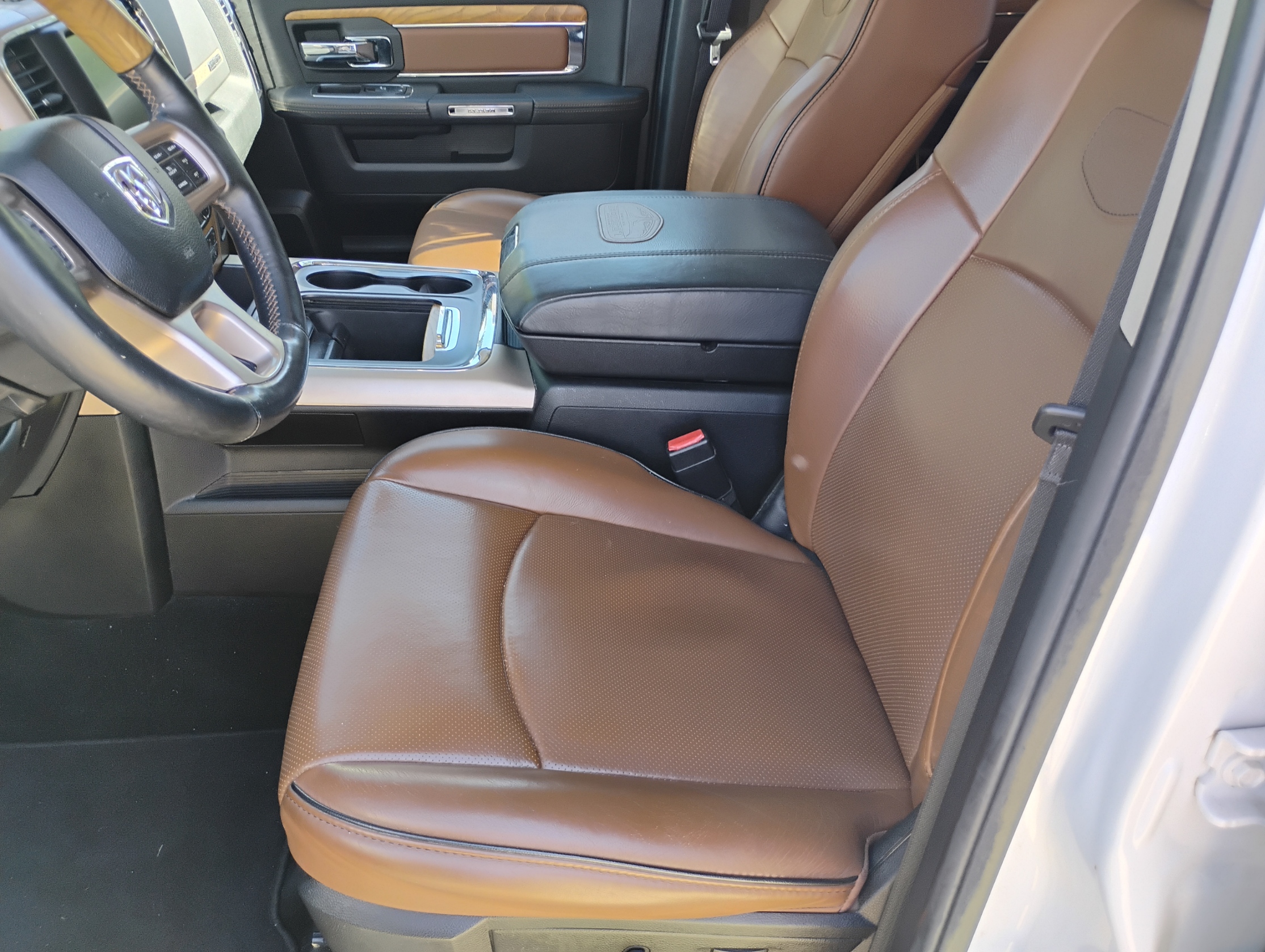 Used 2016 RAM 1500 Laramie Longhorn w/ Convenience Group AWD/4WD image 12
