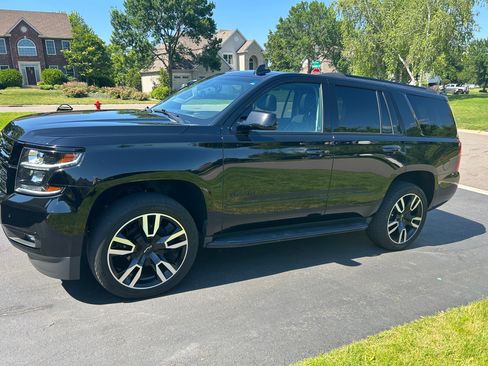 Used 2020 Chevrolet Tahoe Premier AWD/4WD image 1