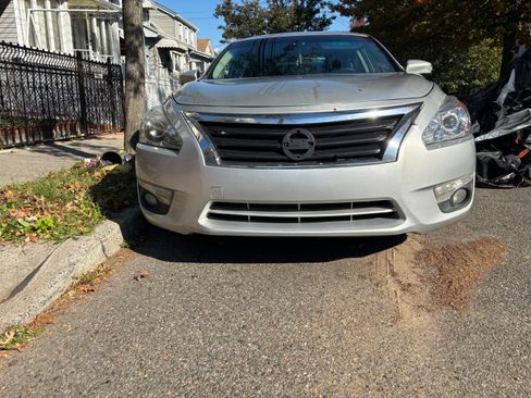 Used 2014 Nissan Altima 2.5 SL w/ Technology Package image 4