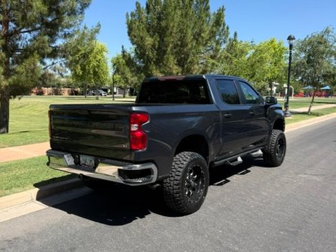 Used 2020 Chevrolet Silverado 1500 LT w/ Fleet Comfort Package AWD/4WD image 5