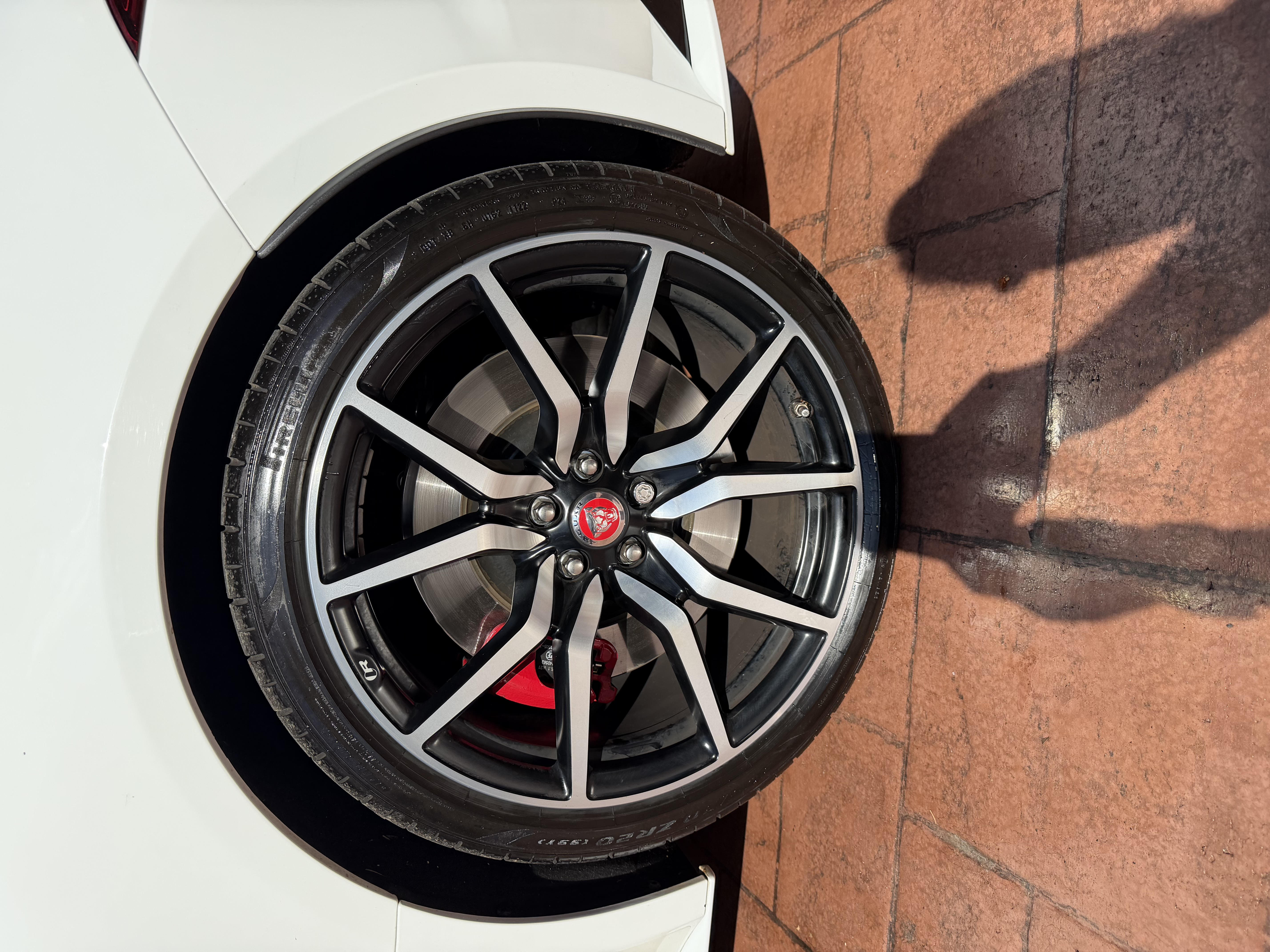 Used 2023 Jaguar F-TYPE R AWD/4WD image 13