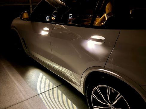 Used 2021 BMW X5 xDrive40i w/ M Sport Package image 16