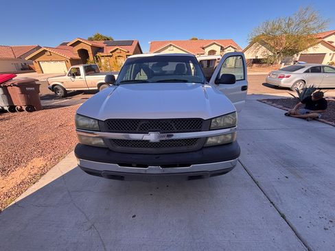 Used 2004 Chevrolet Silverado 1500 W/T image 1