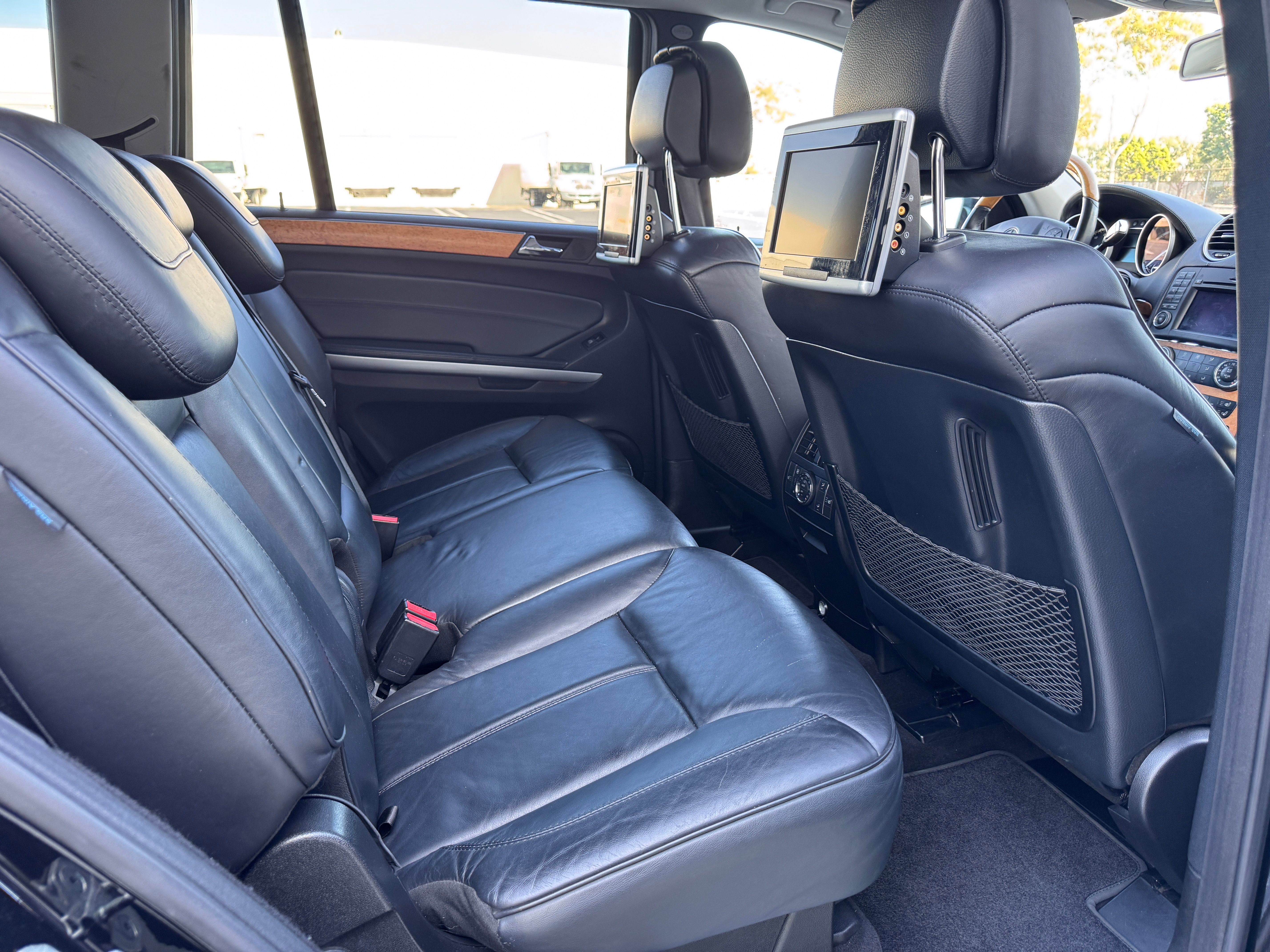 Used 2011 Mercedes-Benz GL 550 4MATIC image 12