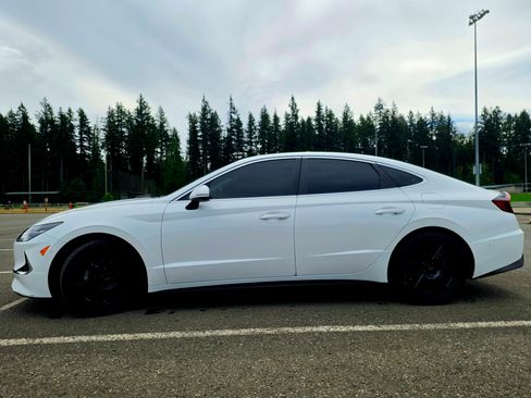 Used 2022 Hyundai Sonata Limited FWD image 2