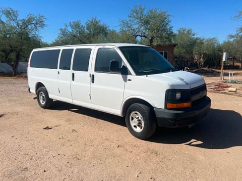 Used 2007 Chevrolet Express 3500 Extended Passenger RWD image 5