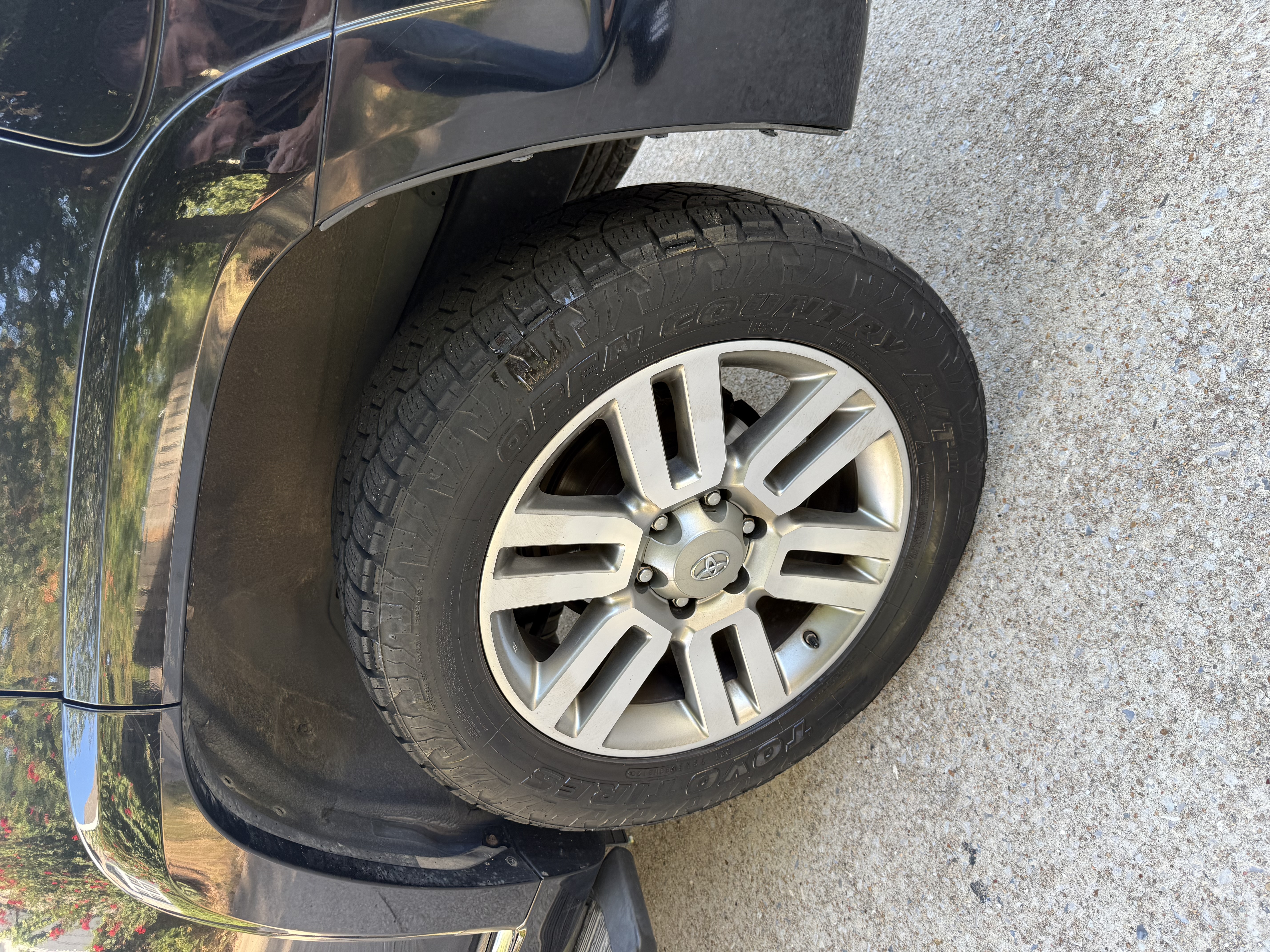 Used 2010 Toyota 4Runner Limited AWD/4WD image 18