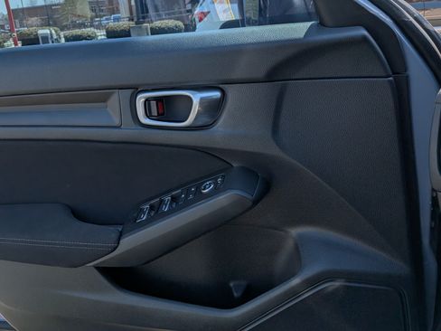 Used 2023 Honda Civic Sport image 5