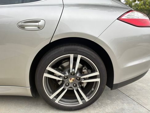 Used 2010 Porsche Panamera 4S image 10
