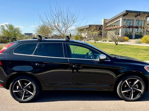 Used 2016 Volvo XC60 T6 R-Design Platinum w/ Climate Package image 8