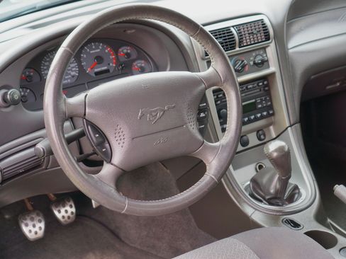 Used 2004 Ford Mustang GT image 11