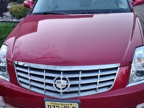 Used 2006 Cadillac DTS image 2