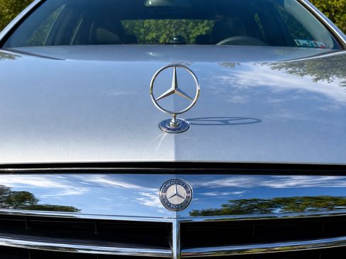 Used 2013 Mercedes-Benz E 350 4MATIC Sedan w/ Premium 1 Pkg image 24