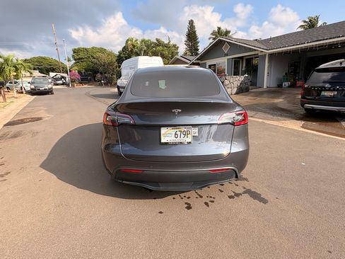 Used 2021 Tesla Model Y Long Range image 6