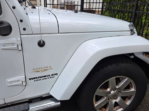 Used 2015 Jeep Wrangler Unlimited Sahara w/ Mopar Chrome Edition Group image 2