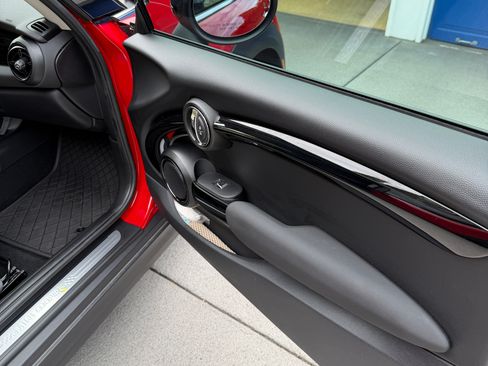 Used 2024 MINI Cooper SE image 18