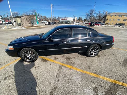 Used 2007 Lincoln Town Car Signature image 9