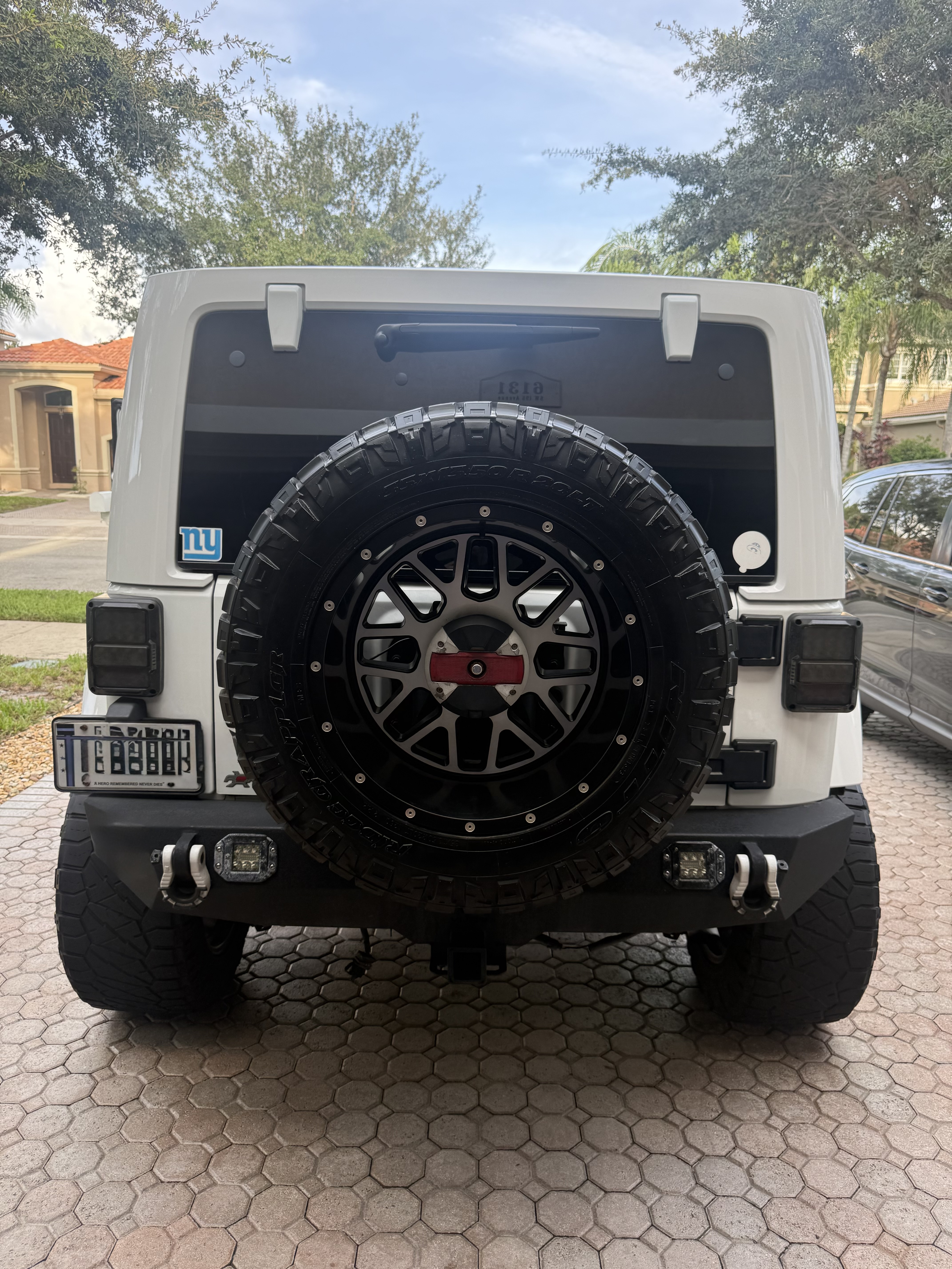 Used 2016 Jeep Wrangler Unlimited Sahara w/ Dual Top Group AWD/4WD image 4