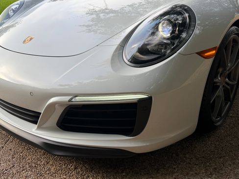 Used 2018 Porsche 911 Carrera S RWD image 9
