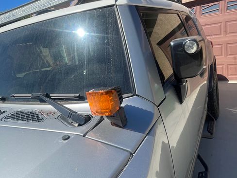 Used 2012 Toyota FJ Cruiser 4WD image 8