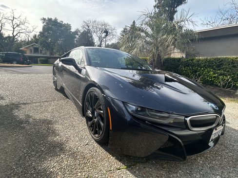 Used 2016 BMW i8 image 1