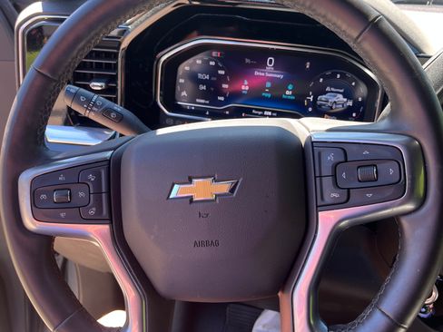 Used 2024 Chevrolet Silverado 1500 LT w/ Leather Package AWD/4WD image 17