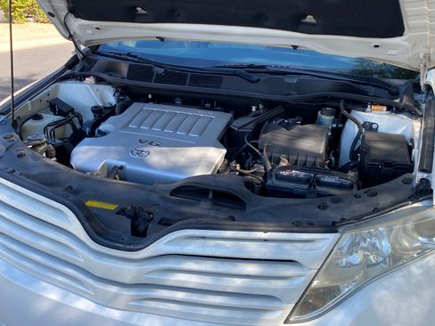 Used 2010 Toyota Venza image 5