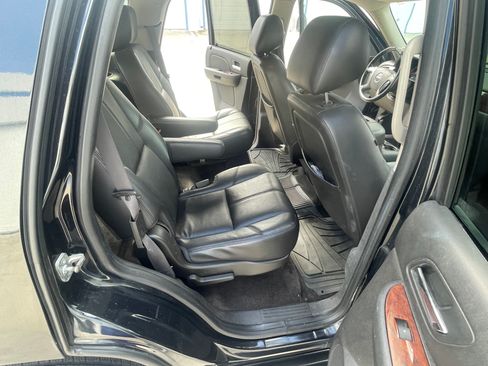 Used 2012 GMC Yukon SLT w/ SLT Chrome Package image 14