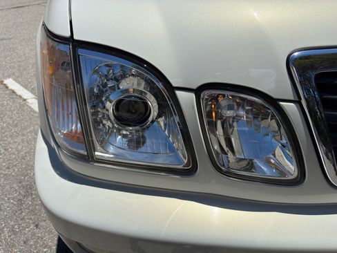 Used 1999 Lexus LX 470 4WD image 10