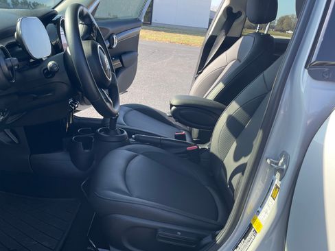 Used 2022 MINI Cooper 4-Door Hardtop image 14