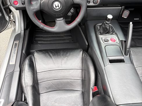 Used 2003 Honda S2000 image 10