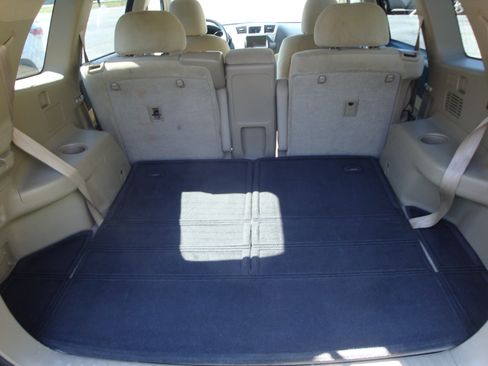 Used 2012 Toyota Highlander Limited w/ Tech Pkg image 19