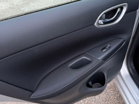 Used 2015 Nissan Sentra SV w/ Style Package image 28