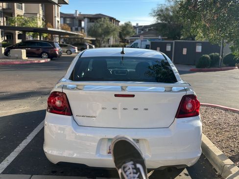 Used 2013 Dodge Avenger SE image 6