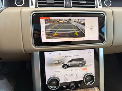 Used 2018 Land Rover Range Rover HSE image 16