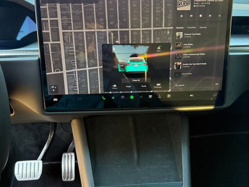 Used 2022 Tesla Model X Plaid image 27