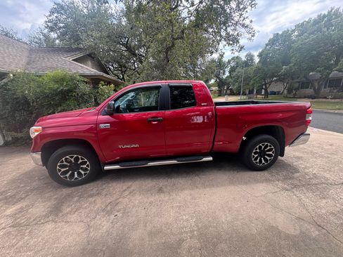 Used 2016 Toyota Tundra SR5 RWD image 1