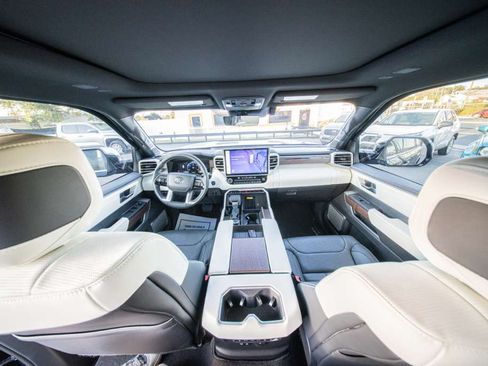 Used 2024 Toyota Sequoia Capstone image 13